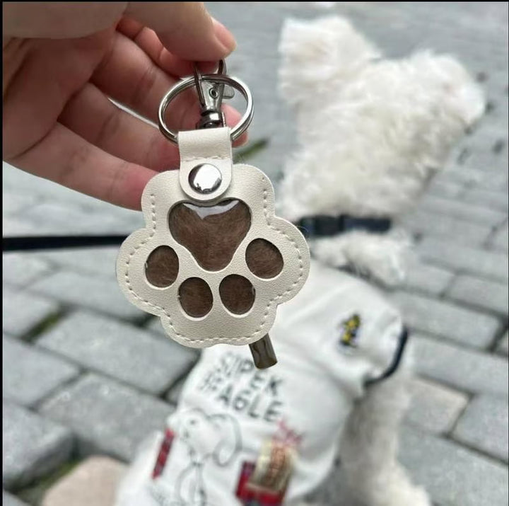 PawMemorie keychain – memorial pendant with paw print and inner compartment | Stornfield