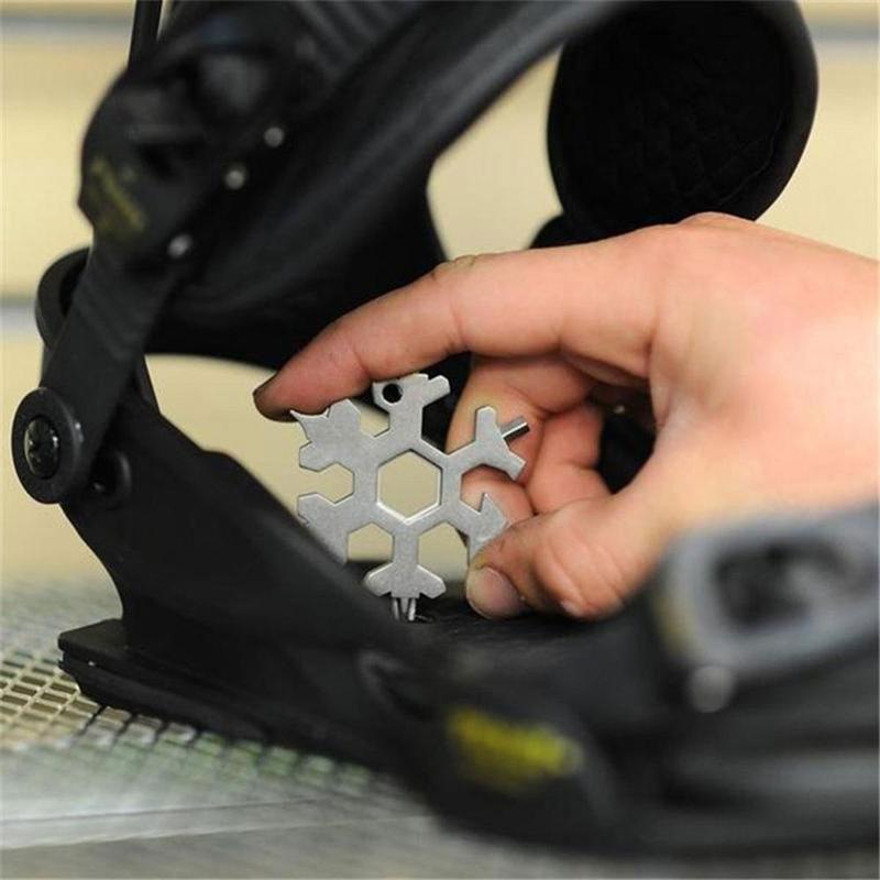 Pre-Christmas sale 18-in-1 stainless steel snowflake multi-tool | Stornfield