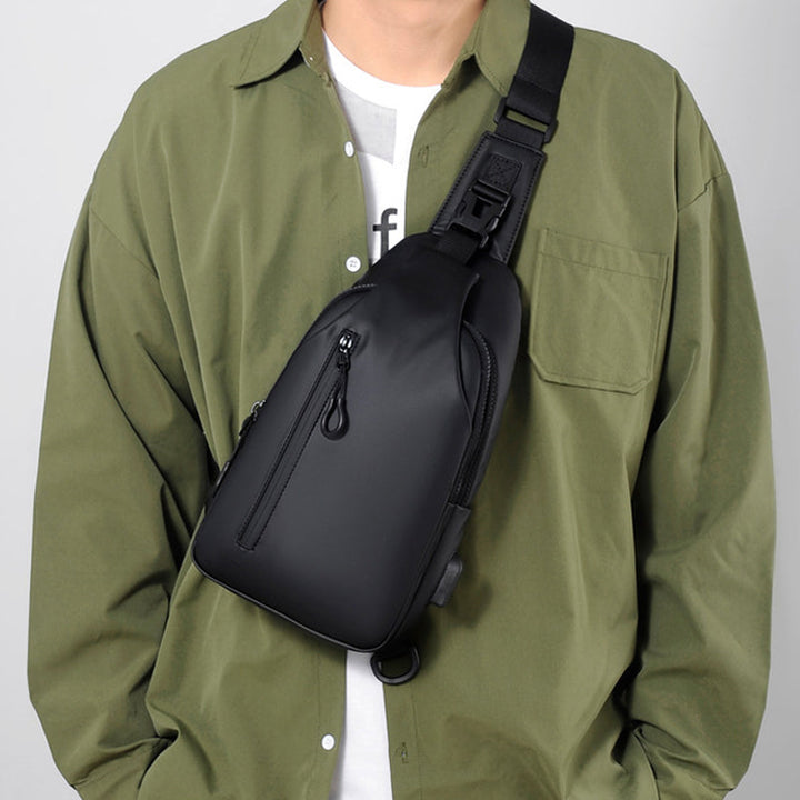 Shoulder bag with large capacity for outdoor use | Stornfield