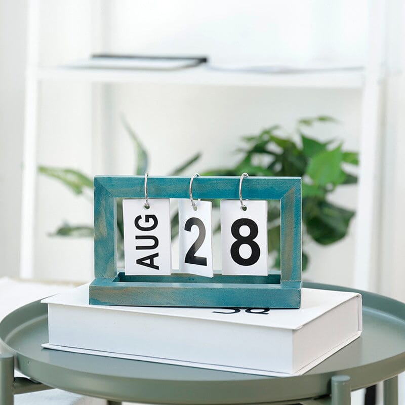 Dutch teak wood desk calendar | Stornfield