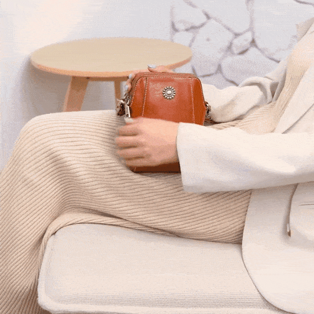 Vertical Mobile Phone Pouch | Stornfield