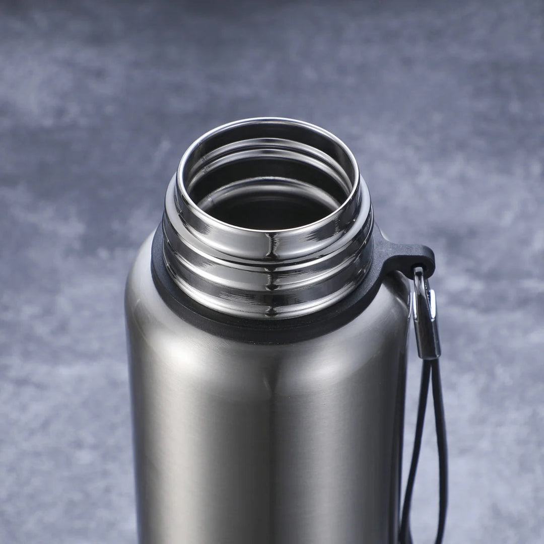 Vacuum-insulated stainless steel bottle | Stornfield