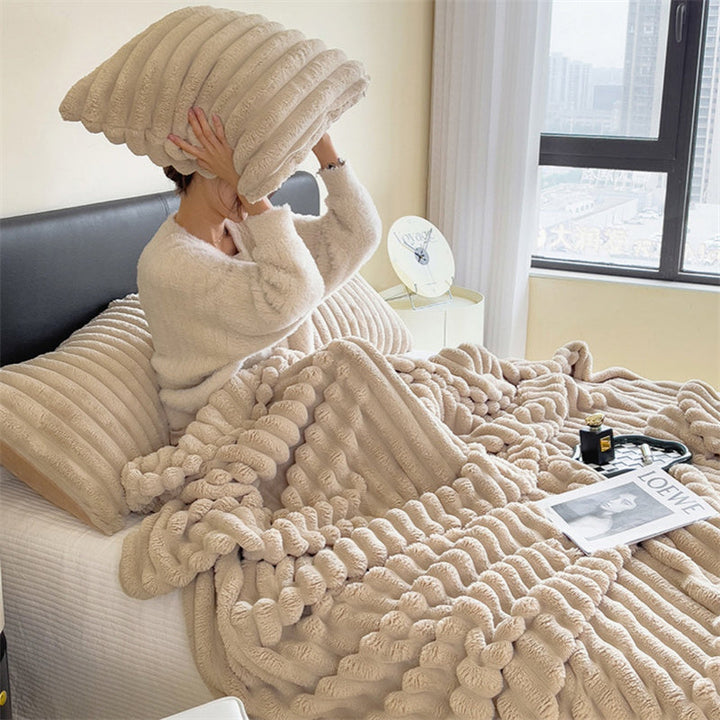 Luxurious Faux-Rabbit-Fur Throw Blanket for Ultimate Comfort | Stornfield