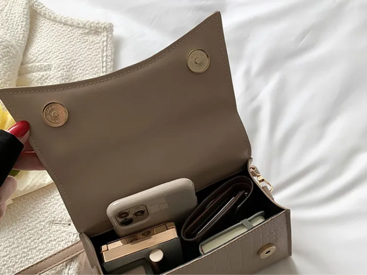 Style feather Women's Handbag made of PU leather with Crossbody strap | Stornfield
