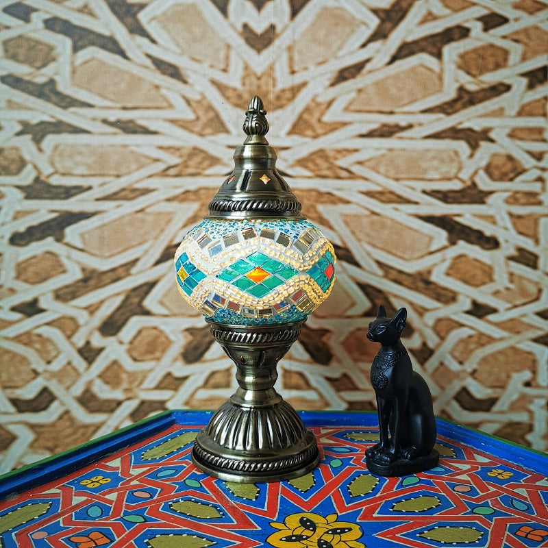 Stornfield | Lampe de table traditionnelle en verre Tiffany ovale en fer à 1 lumière pour le salon