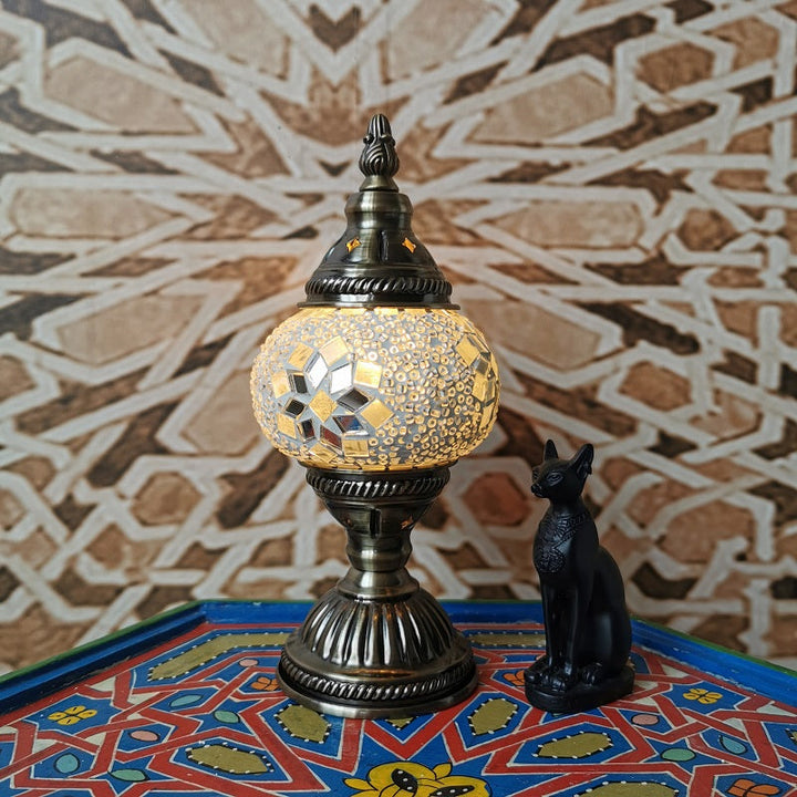 Stornfield | Lampe de table traditionnelle en verre Tiffany ovale en fer à 1 lumière pour le salon