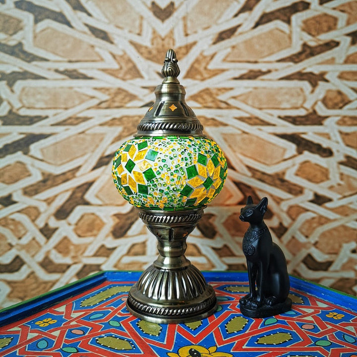 Stornfield | Lampe de table traditionnelle en verre Tiffany ovale en fer à 1 lumière pour le salon