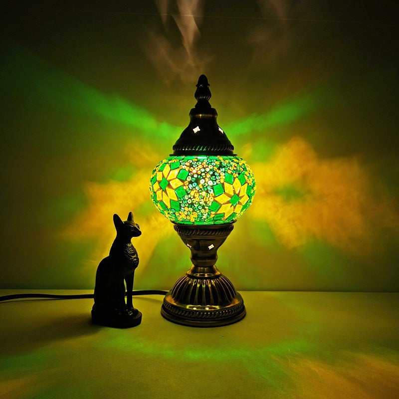 Stornfield | Lampe de table traditionnelle en verre Tiffany ovale en fer à 1 lumière pour le salon