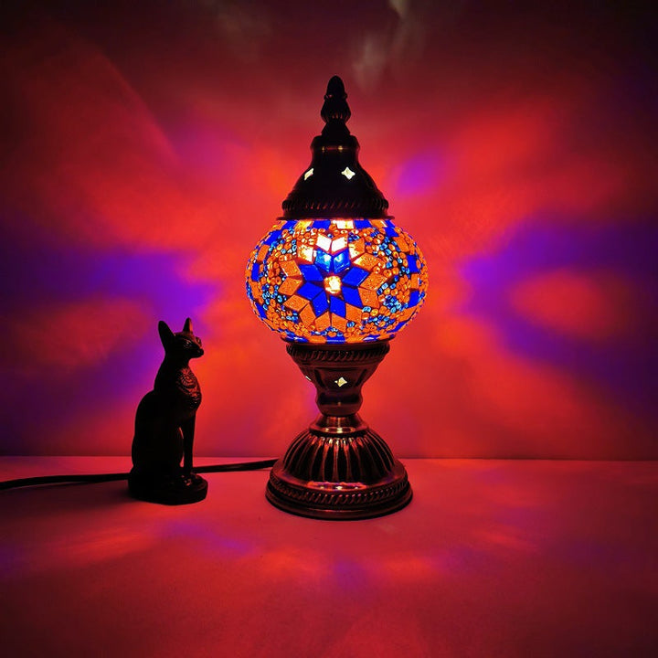 Stornfield | Lampe de table traditionnelle en verre Tiffany ovale en fer à 1 lumière pour le salon