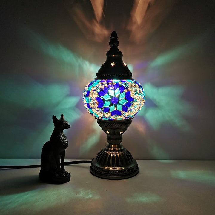 Stornfield | Lampe de table traditionnelle en verre Tiffany ovale en fer à 1 lumière pour le salon