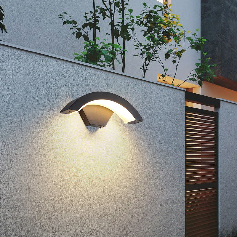 Modern Minimalist Curved Aluminum Acrylic LED Wall Sconce Lamp For Garden | Stornfield