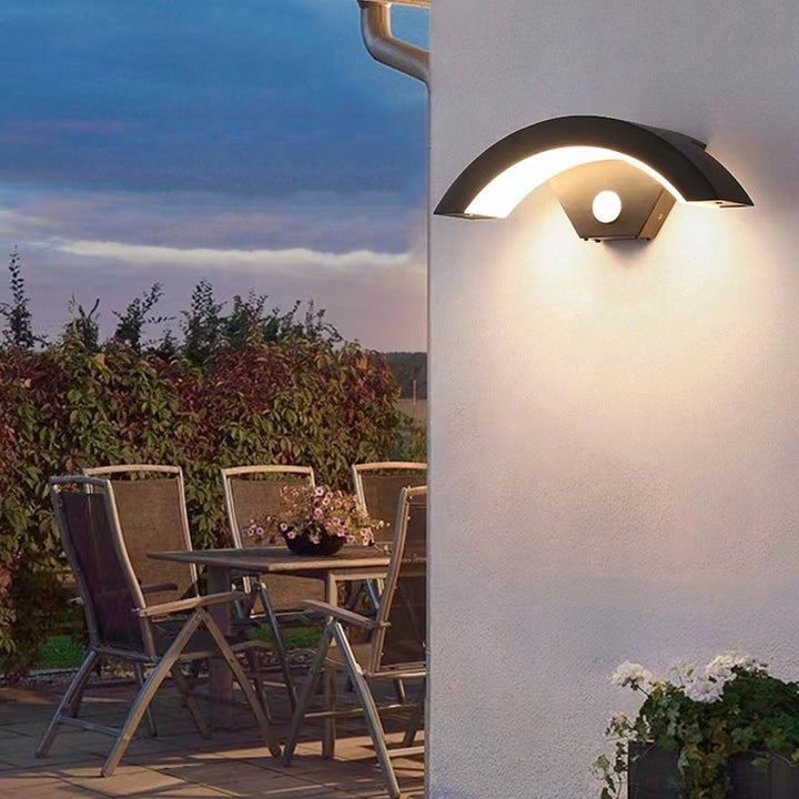 Modern Minimalist Curved Aluminum Acrylic LED Wall Sconce Lamp For Garden | Stornfield