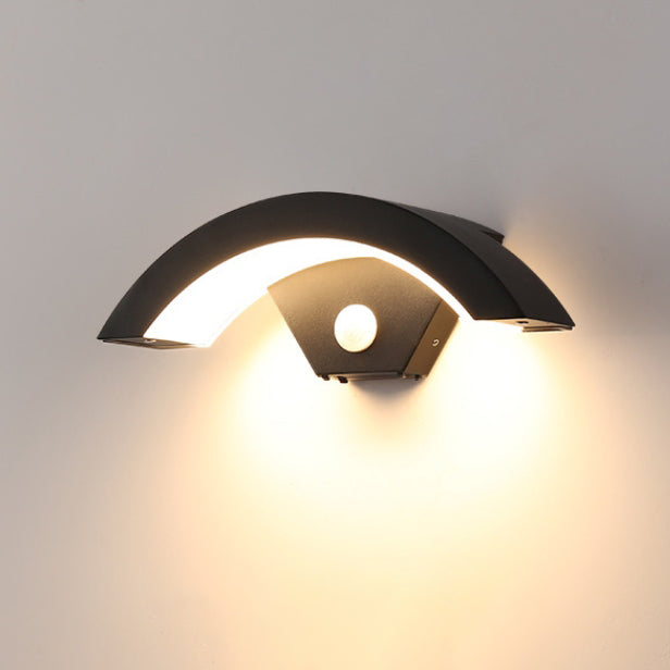 Modern Minimalist Curved Aluminum Acrylic LED Wall Sconce Lamp For Garden | Stornfield