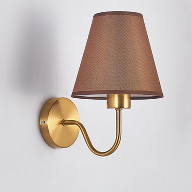 Stornfield | Applique murale contemporaine en fer à tige incurvée nordique ronde avec abat-jour en tissu 1 lumière pour salon