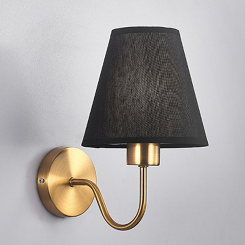 Stornfield | Applique murale contemporaine en fer à tige incurvée nordique ronde avec abat-jour en tissu 1 lumière pour salon