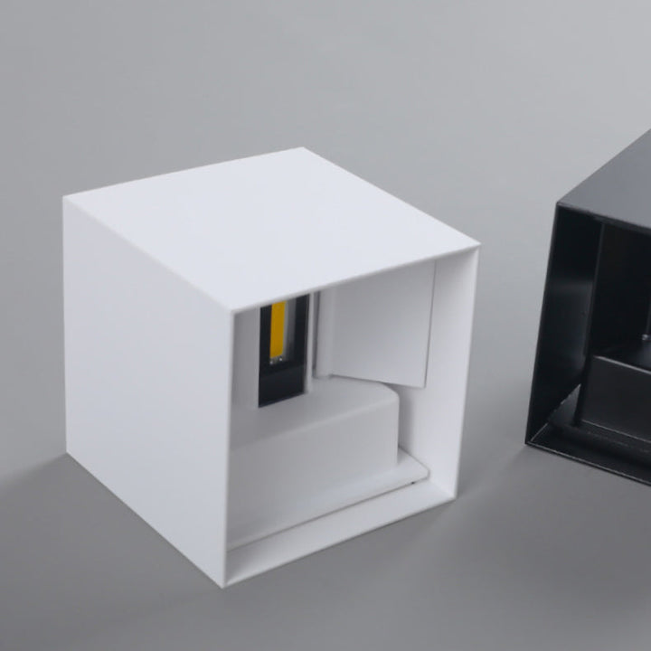 Stornfield | Applique murale LED induction étanche en aluminium et verre cube moderne minimaliste pour chambre