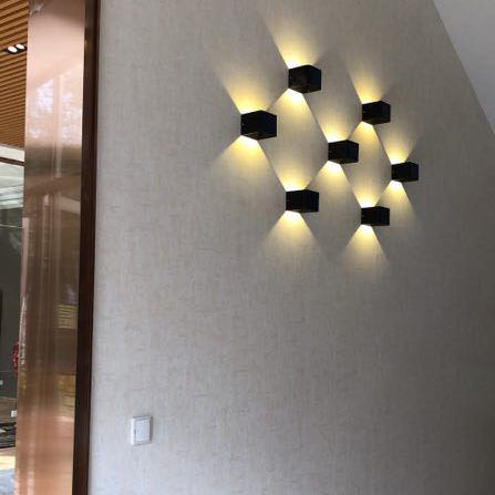 Stornfield | Applique murale LED induction étanche en aluminium et verre cube moderne minimaliste pour chambre