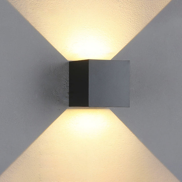 Stornfield | Applique murale LED induction étanche en aluminium et verre cube moderne minimaliste pour chambre
