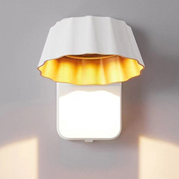 Contemporary Industrial Aluminum Pleated Round Shade LED Outdoor Waterproof Wall Sconce Lamp For Garden | Stornfield