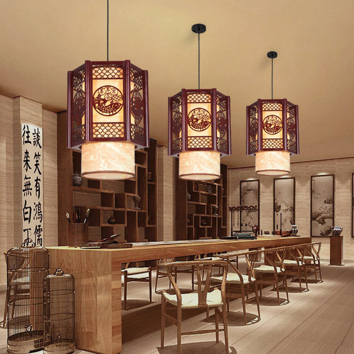 Stornfield | Lampe suspendue à 1 lumière en bois-PVC cylindrique traditionnel chinois avec poisson sculpté pour la salle à manger