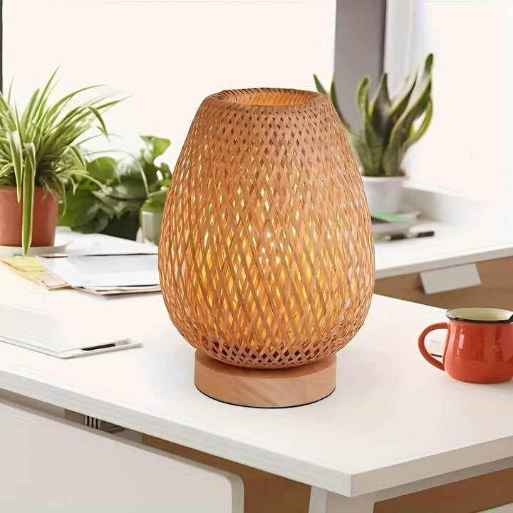 Stornfield | Bamboo Table Lamp with USB Power - Sustainable and Energy-Efficient Design