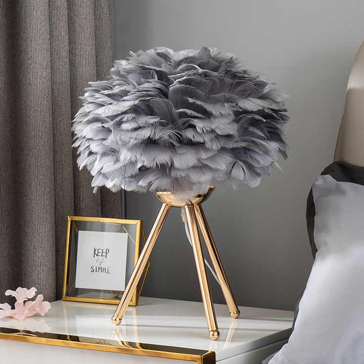 Stornfield | Blossom Table Lamp – Elegant Feather Design with Dimmable Light