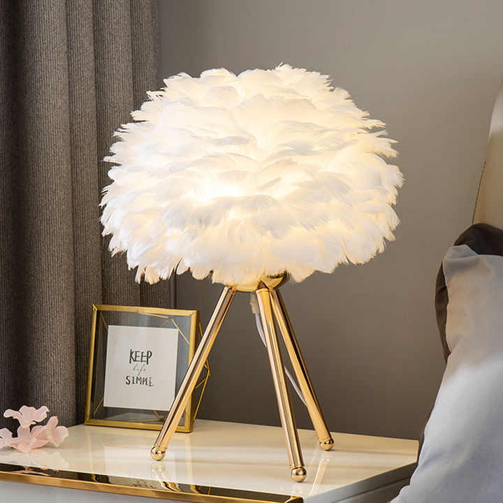 Stornfield | Blossom Table Lamp – Elegant Feather Design with Dimmable Light