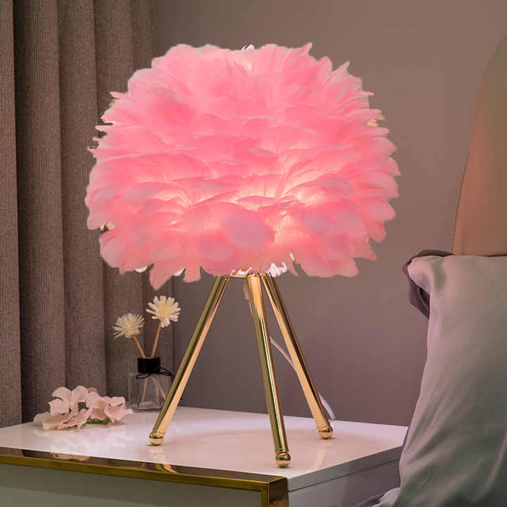 Stornfield | Blossom Table Lamp – Elegant Feather Design with Dimmable Light