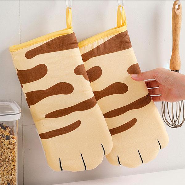 Cat Paws Oven Mitts | Stornfield