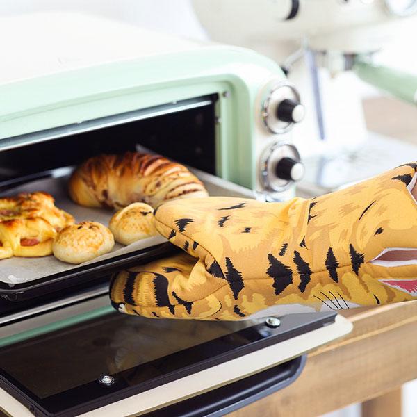 Cat Paws Oven Mitts | Stornfield