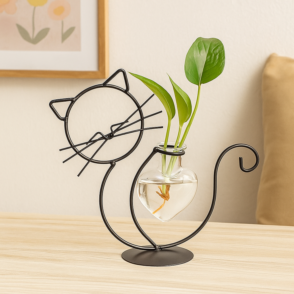 Stornfield Cat-Inspired Heart-Shaped Glass Plant Pot with Stand