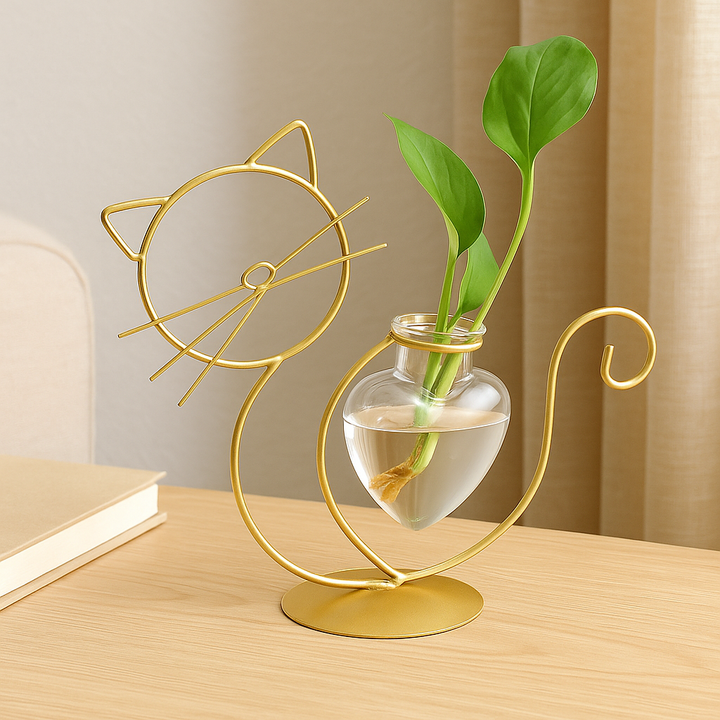 Stornfield Cat-Inspired Heart-Shaped Glass Plant Pot with Stand