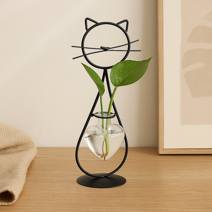 Stornfield Cat-Inspired Heart-Shaped Glass Plant Pot with Stand