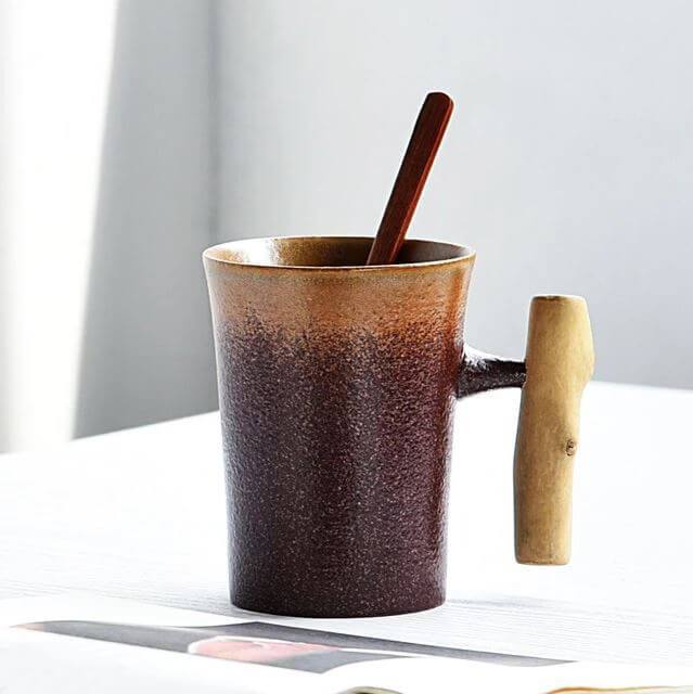 Coarse Pottery Mug with Wooden Handgrip | Stornfield