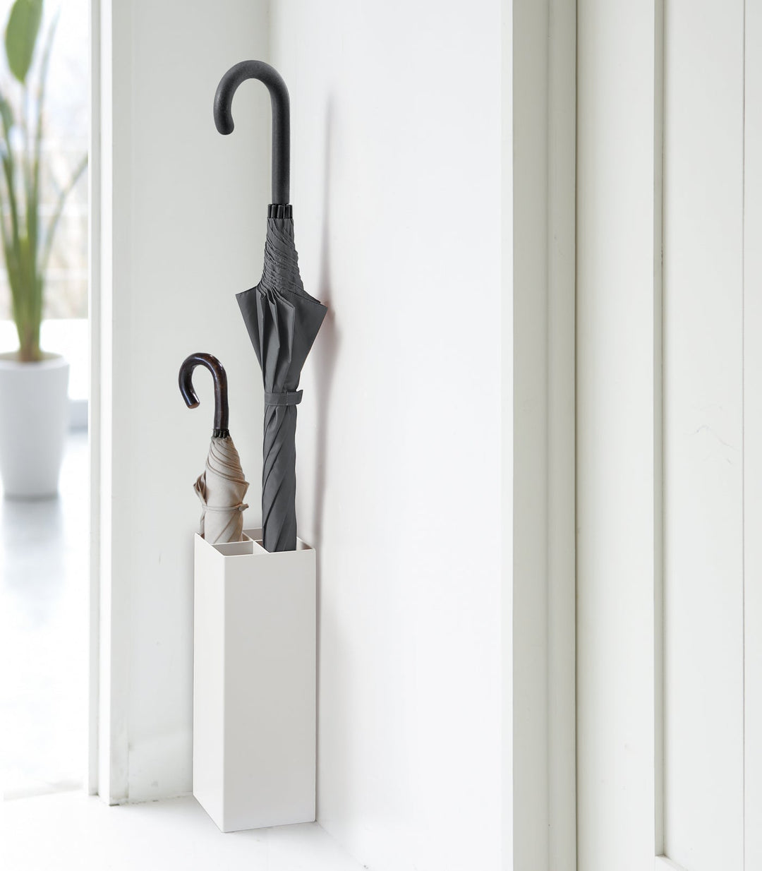 Stornfield | RainGuard Compact Steel Umbrella Stand | Modern Design | Space Saving | Integrated Drip Tray
