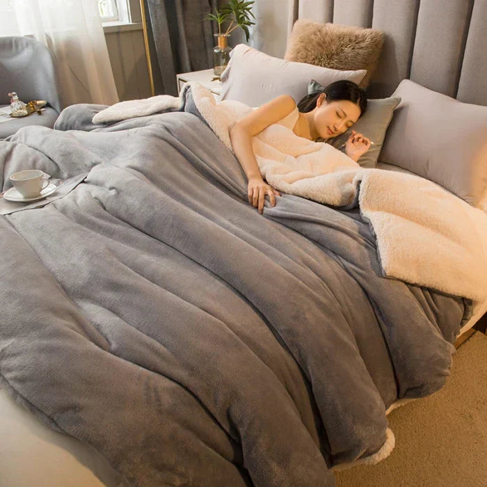 Stornfield | CozyNest Reversible Wool Blanket – Flannel & Cashmere Warm Blanket for Winter