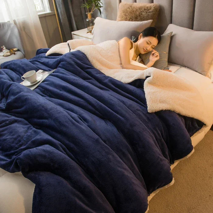 Stornfield | CozyNest Reversible Wool Blanket – Flannel & Cashmere Warm Blanket for Winter