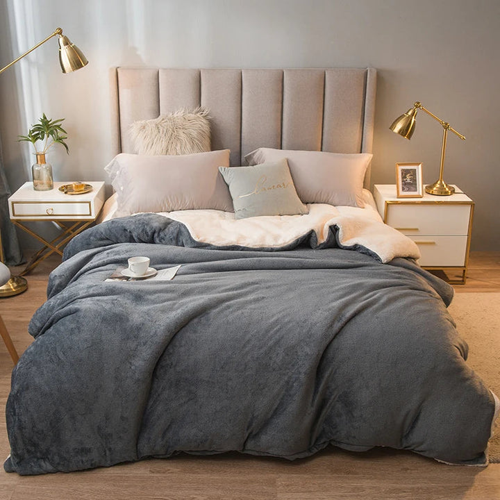 Stornfield | CozyNest Reversible Wool Blanket – Flannel & Cashmere Warm Blanket for Winter