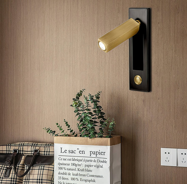 Minimalist LED wall lamp – Modern wall light with a simple design for indoor use | Stornfield