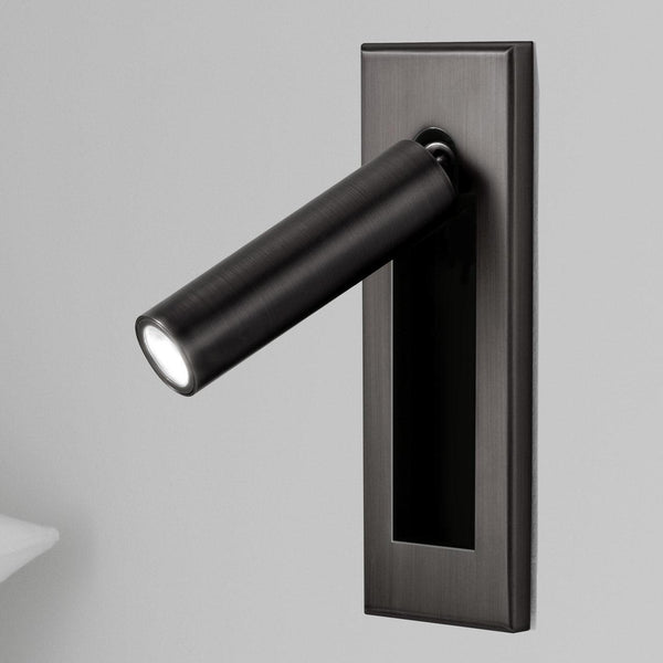 Minimalist LED wall lamp – Modern wall light with a simple design for indoor use | Stornfield