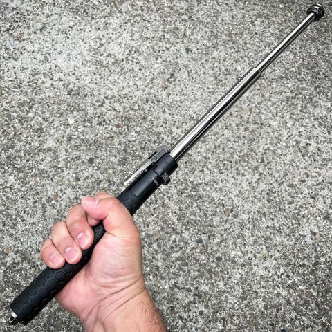 Automatically extendable steel striking stick | Stornfield
