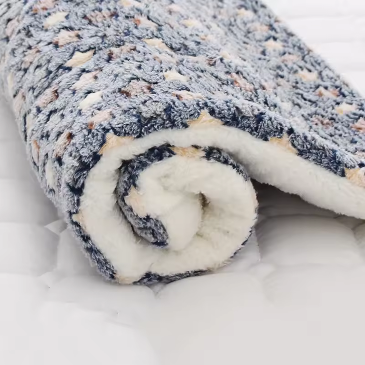 Washable dog blanket soft non-slip ideal for sofa bed and car Stornfield
