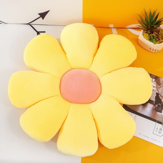 Blossom-shaped cushion | Stornfield