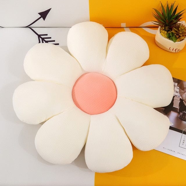 Blossom-shaped cushion | Stornfield