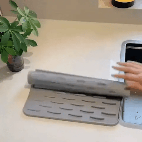 FlexiDry Silicone Drying Mat – Heat Resistant, Non-Slip & Space-Saving Design | Stornfield