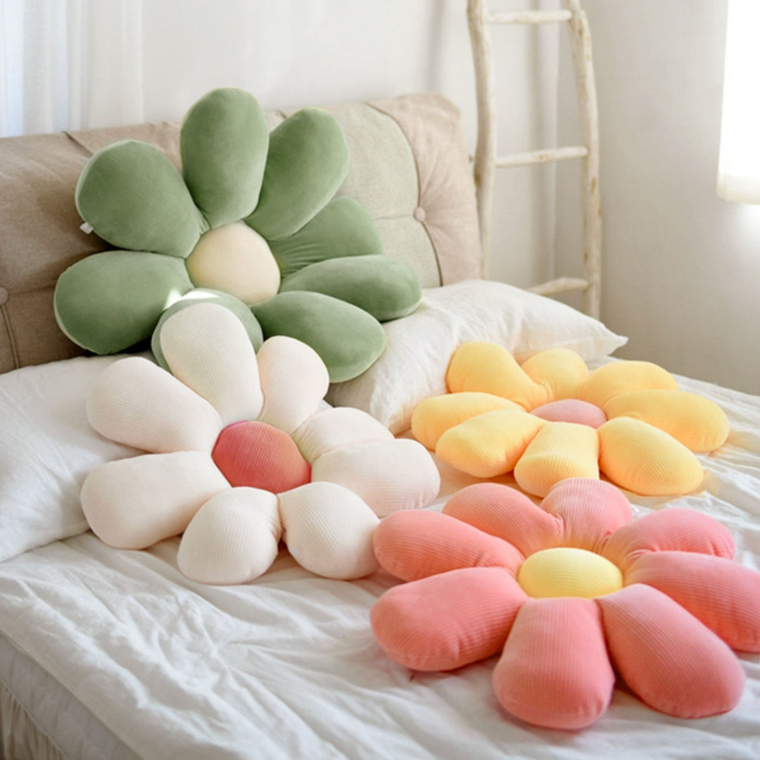Fluffy Daisy Cushion | Stornfield