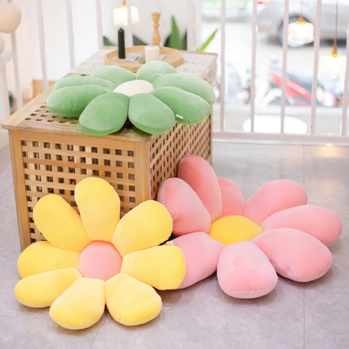 Fluffy Daisy Cushion | Stornfield
