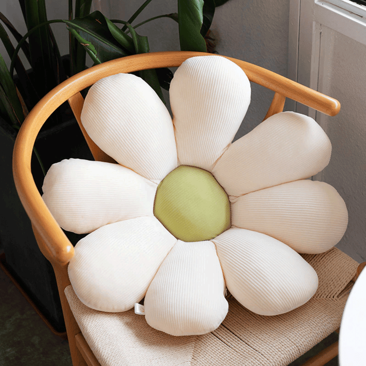 Fluffy Daisy Cushion | Stornfield
