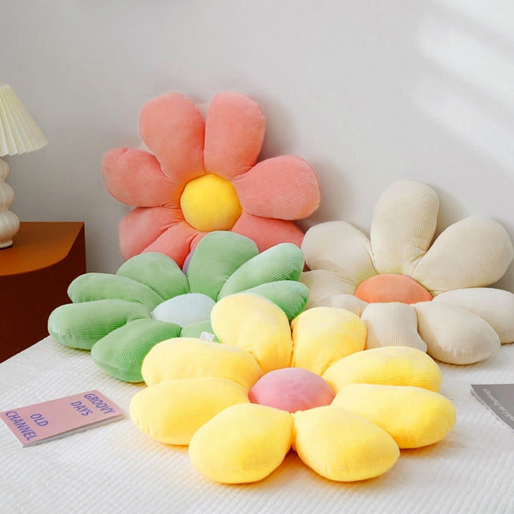 Fluffy Daisy Cushion | Stornfield