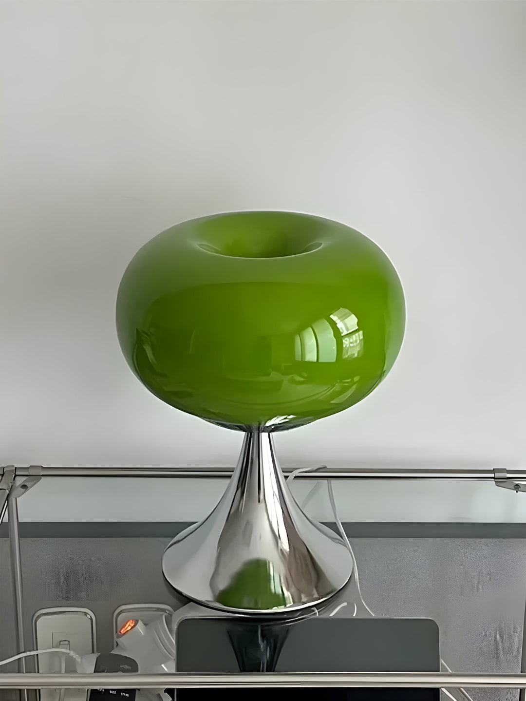 SereneCrystal Lamp - Elegant Retro Table Lamp | Stornfield